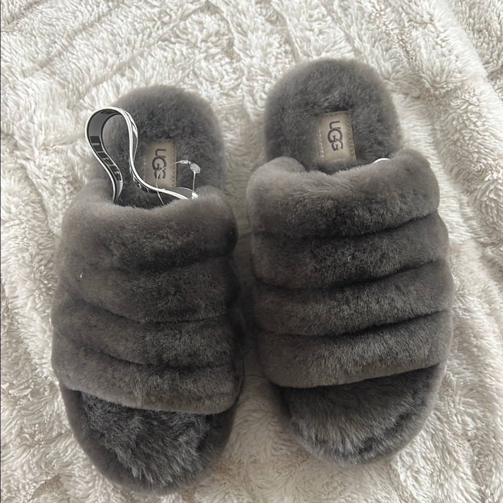 UGG Women's / kids Gray Fluffy Slippers